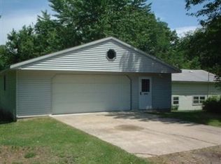 327 N Lilac Dr, Walkerton, IN 46574