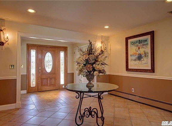4th image of 228 Lagoon Dr W