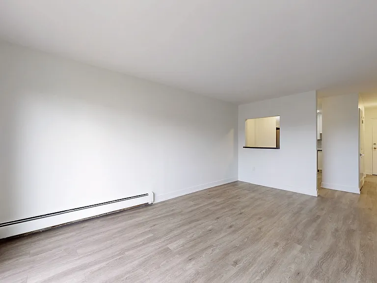 540 Proudfoot Ln — Photo 6