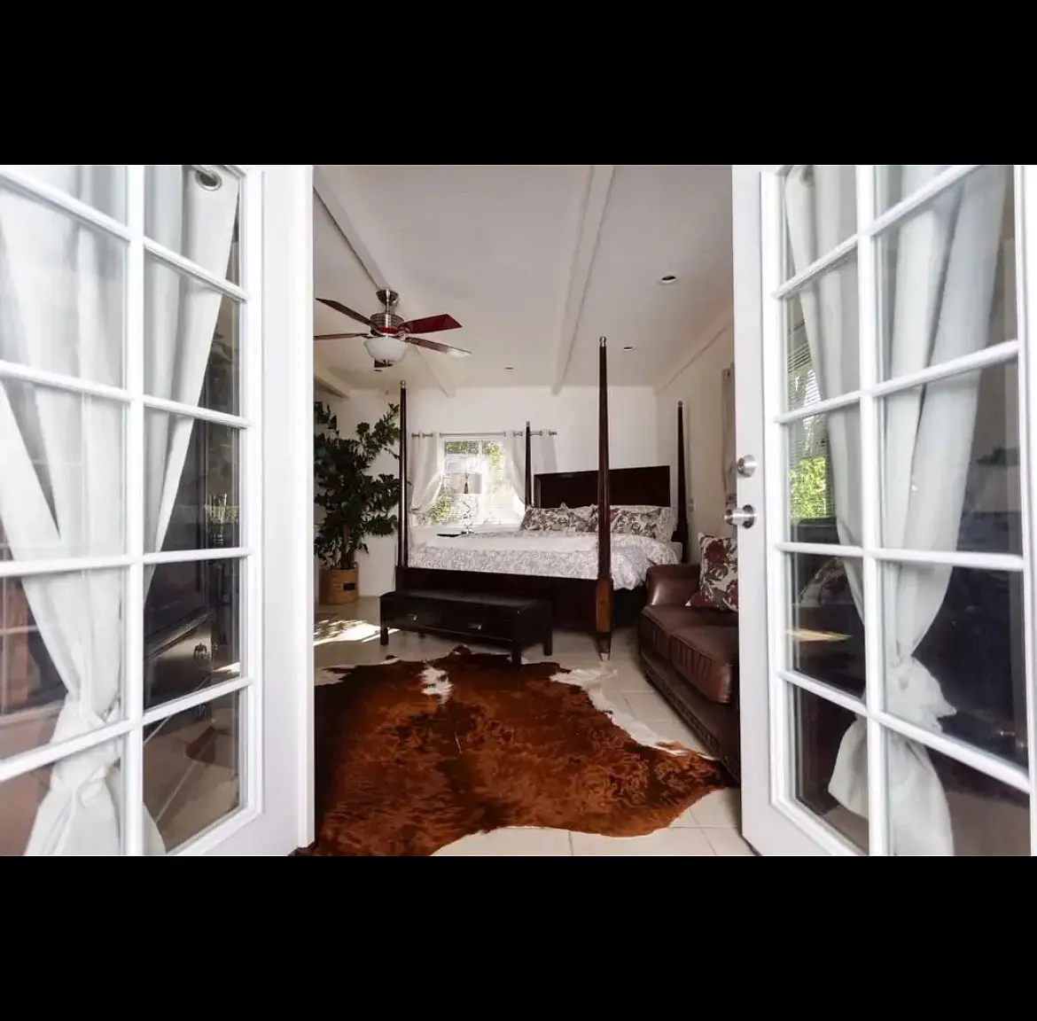 1883 Midwick Dr — Photo 3