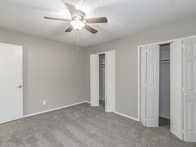 Verano Oaks Apartments — Photo 41