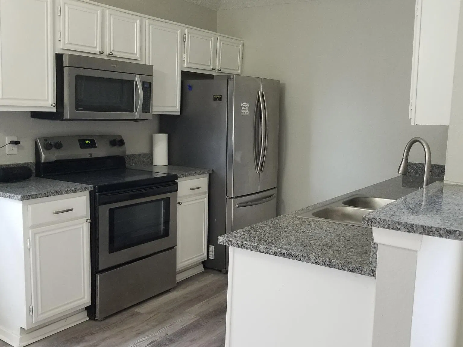 3 bed, 1350 sqft, $1,995 — Photo 1