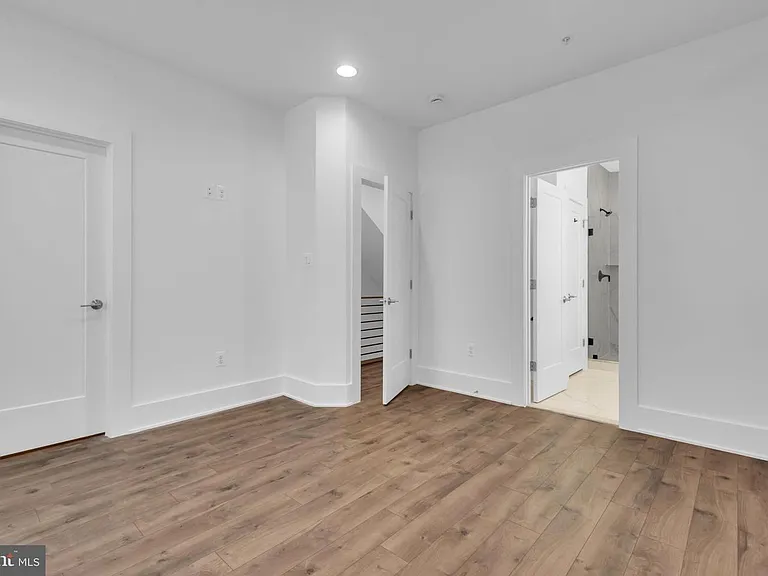 11366 Emerald Park Rd — Photo 29