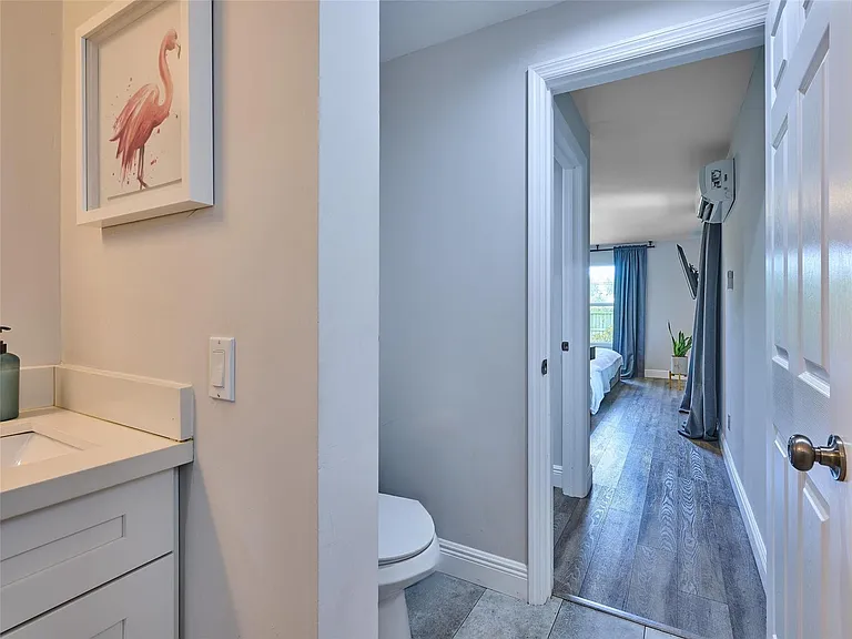 801 NE 15th St — Photo 9