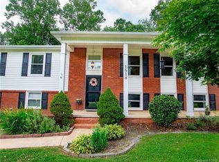 1518 Glenheath Dr, Hendersonville, NC 28791