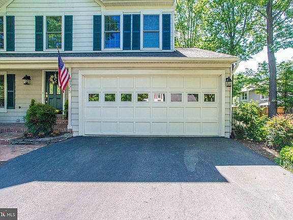 3rd image of 4037 Autumn Ct