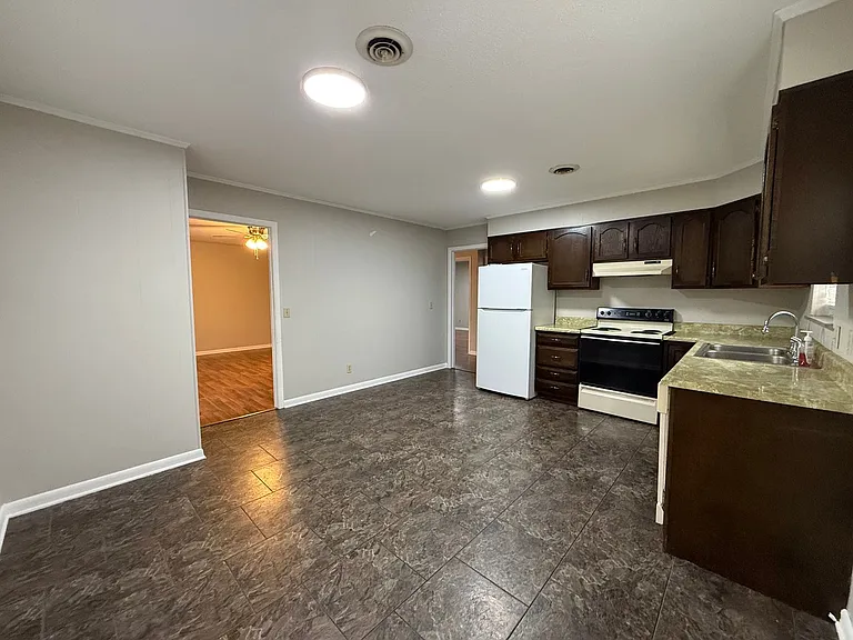 104 Skyview Dr — Photo 27