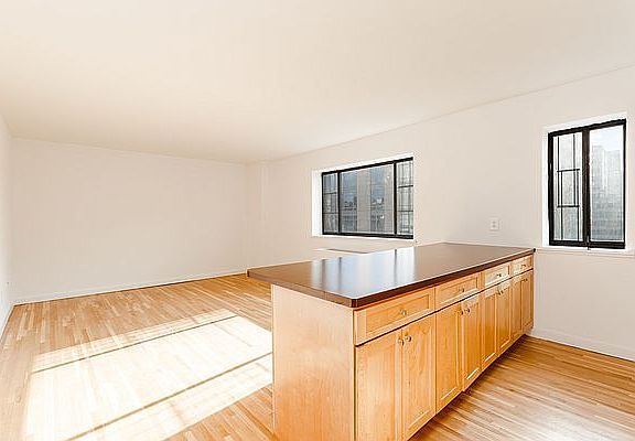 5th image of 451 E 83rd St APT 14A