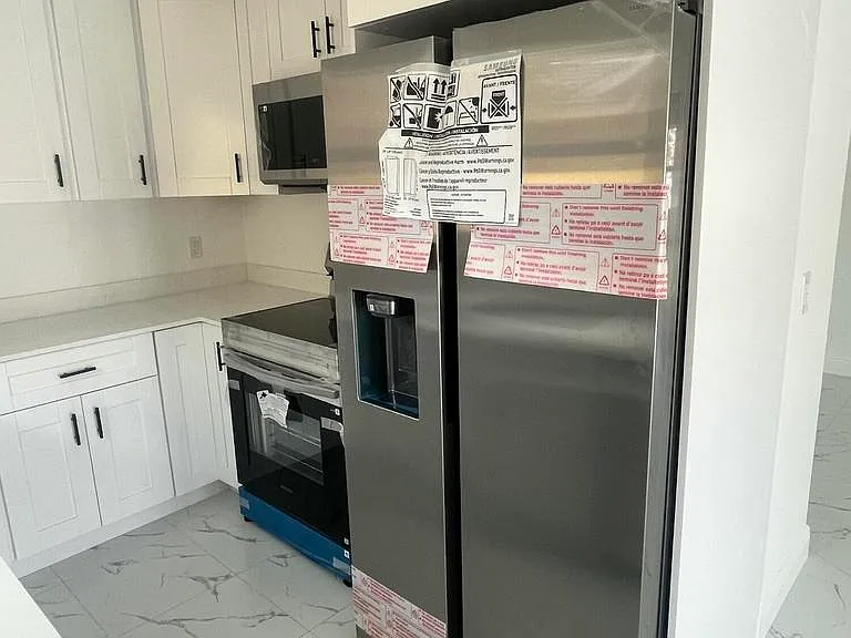 2747 Summit Blvd — Photo 3