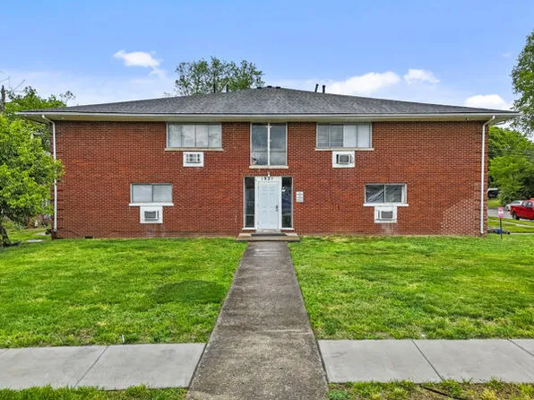 1921 Oxford Cir, Lexington, KY 40504