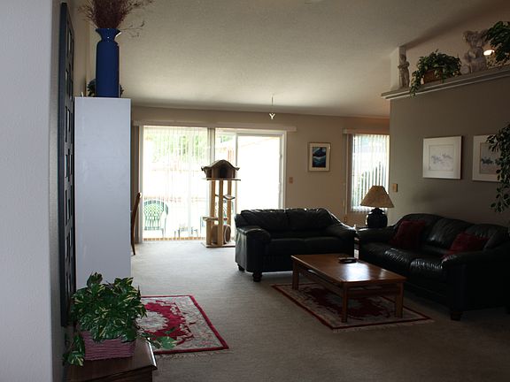 3rd image of 2609 NE 80th St