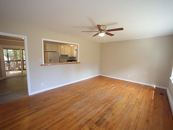 4th image of 5629 Laurel Crest Dr