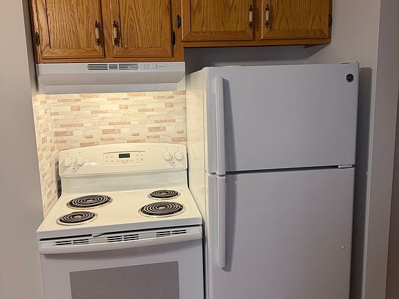 5th image of 56 Westwood Ave #C