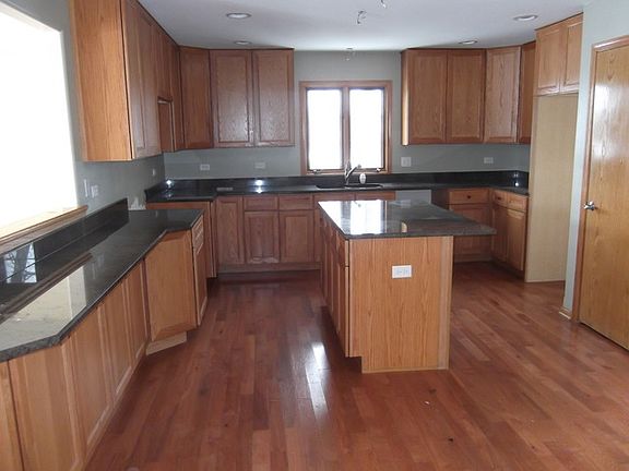 4th image of 8235 W Rosebury Dr
