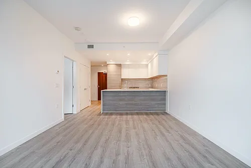 680 Quayside Dr #605 Photo 1