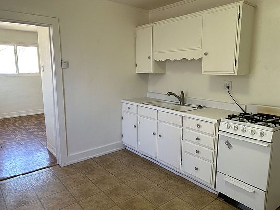 3rd image of 317 Cornell Dr SE #1/2