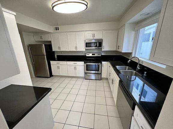 3rd image of 11832 Kiowa Ave APT 1