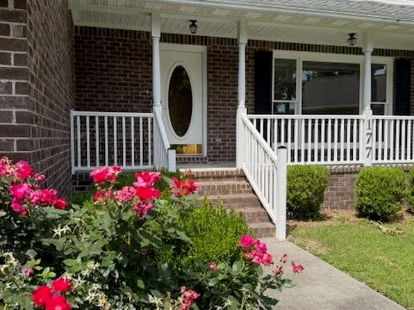177 Winding Rock Rd, Goose Creek, SC 29445