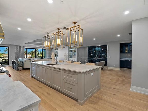 2nd image of 1820 Gulf Shore BLVD N #302-303