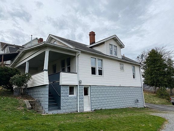 3rd image of 414 1/2 Columbia St