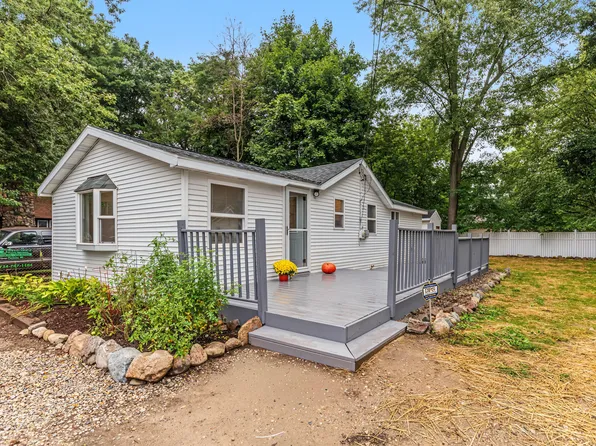 8514 Portage Lake Blvd, Pinckney, MI 48169
