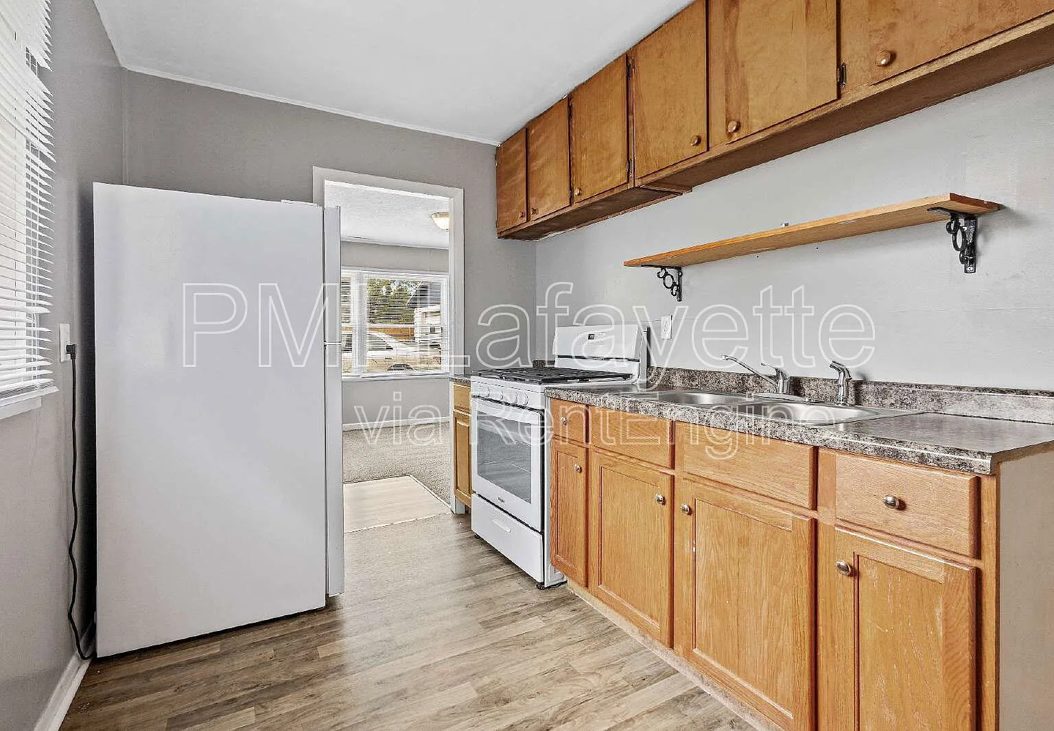 2 bed, 1.0 bath, 725 sqft, $1,150 — Photo 2