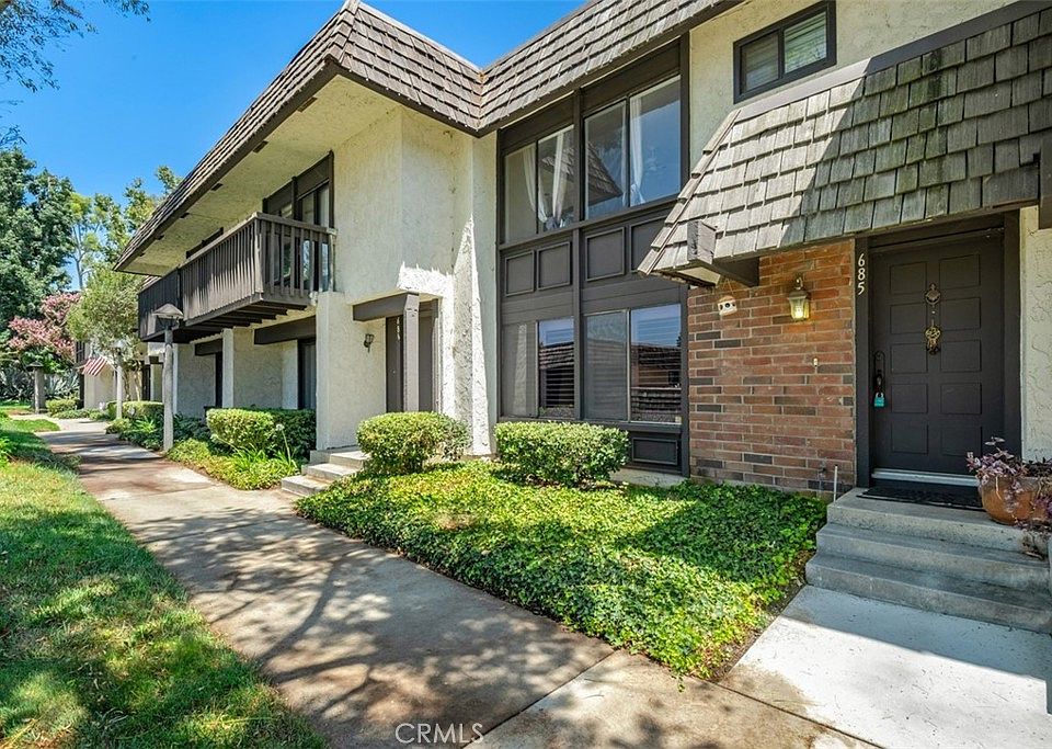 1st image of 685 Rosewood Ln