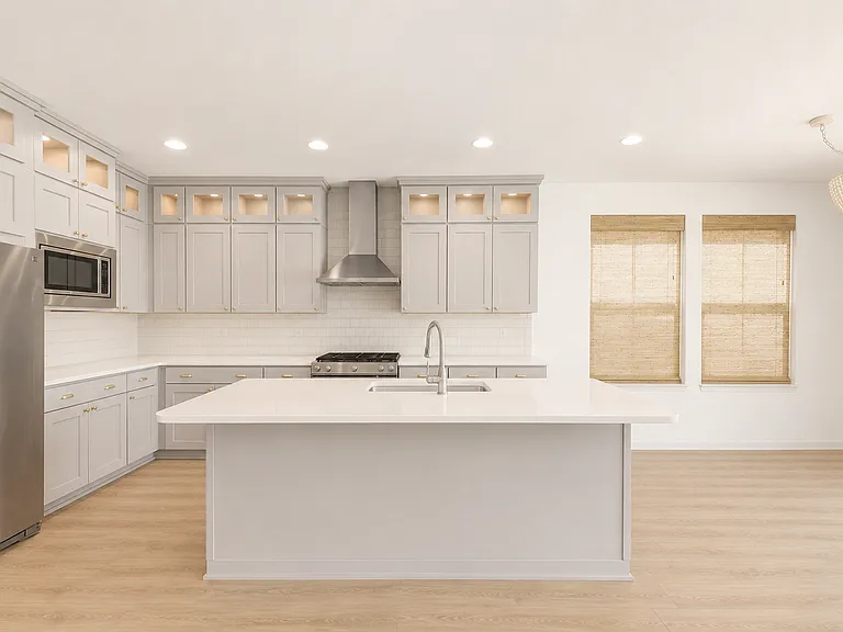 633 E Silver Fox Way — Photo 13