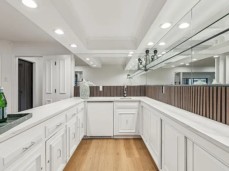 7420 Royal Ln — Photo 23