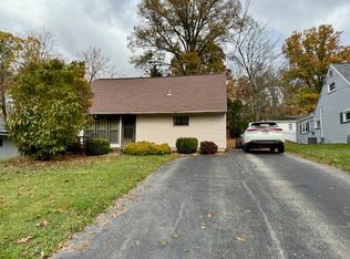 315 Lanewood Dr, New Castle, PA