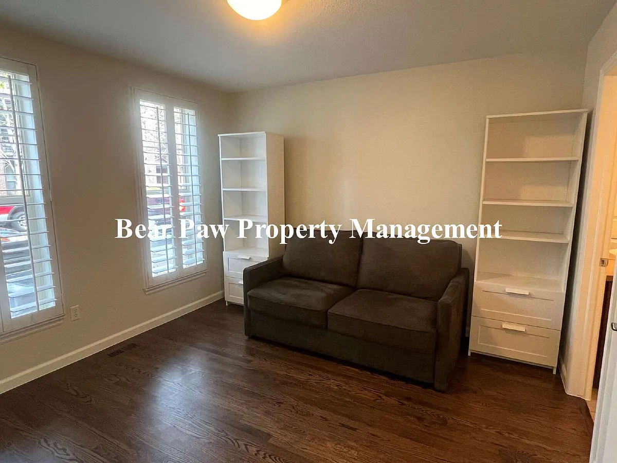 Building Photo - 423 S Reed Ct