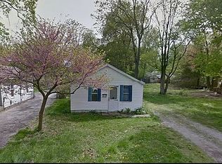 2827 E Hickory St, Decatur, IL 62526