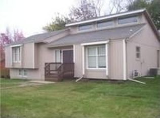 8201 E 72nd Ter, Kansas City, MO 64133