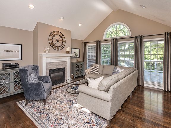 5th image of 140 Palisades Dr