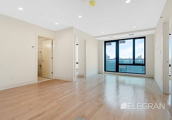 3rd image of 2301 41st Ave APT 3I