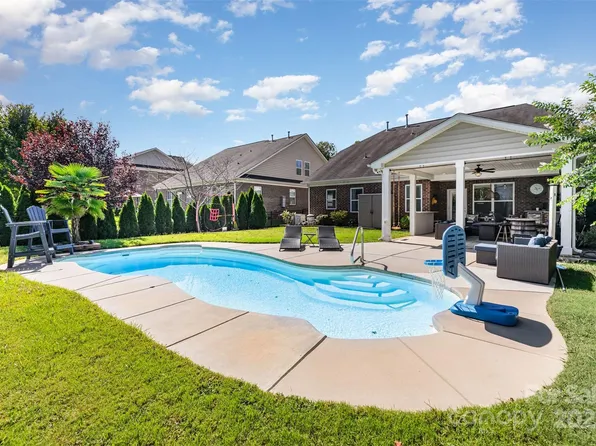 116 Kentmere Ln, Clover, SC 29710