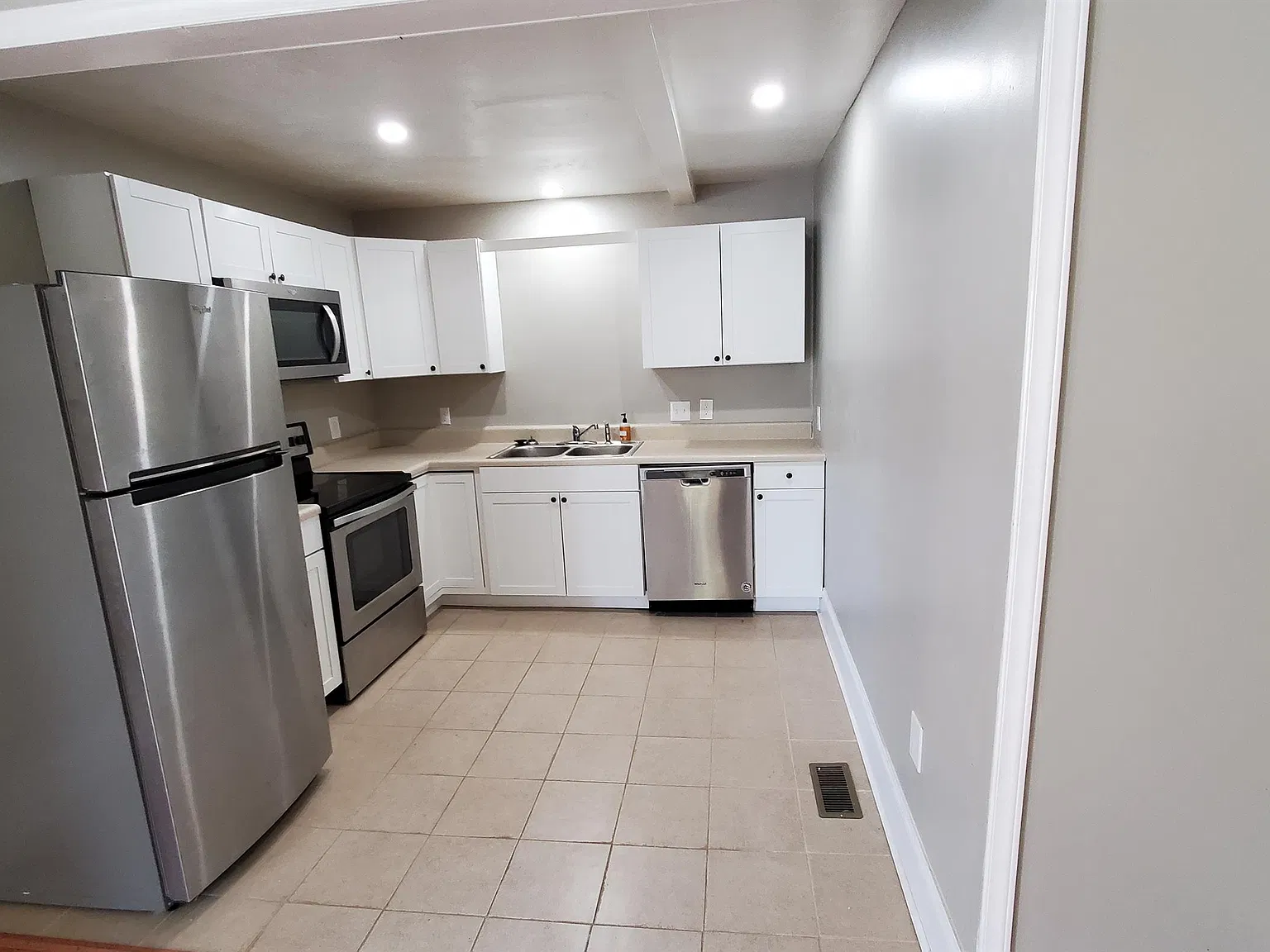 218 West Lee Ave - 1 — Photo 2
