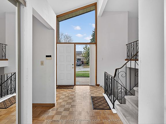 2nd image of 790 Old Colony Rd