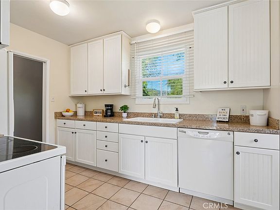 3rd image of 1843 Kenneth Way