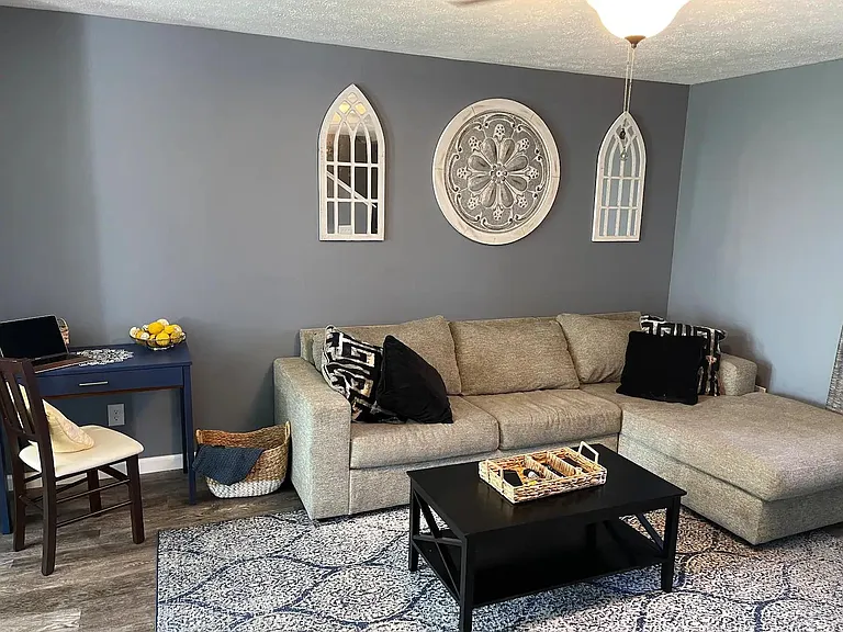 1421 Kraft Ave — Photo 3