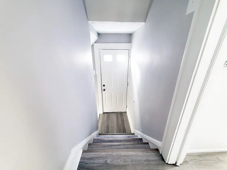 13719 Thornhurst Ave — Photo 19