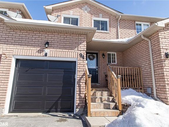 2nd image of 94 Lee Cres