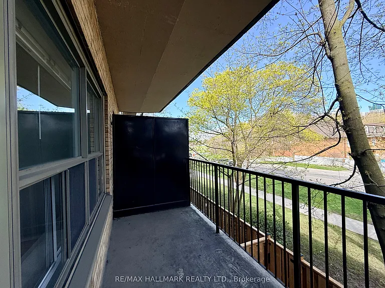 30 Upper Canada Dr #208 — Photo 15