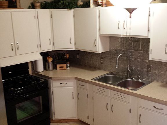 2nd image of 2803 Macarthur Ave