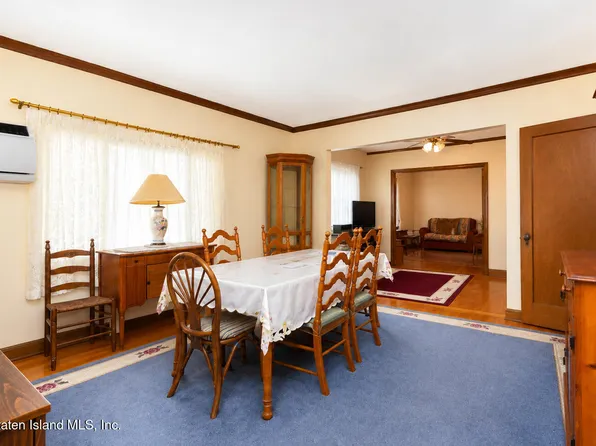 869 Targee St, Staten Island, NY 10304
