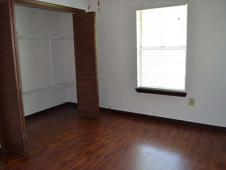 380 Canterbury Cir NW — Photo 10