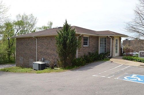 2nd image of 1756 Memorial Dr
