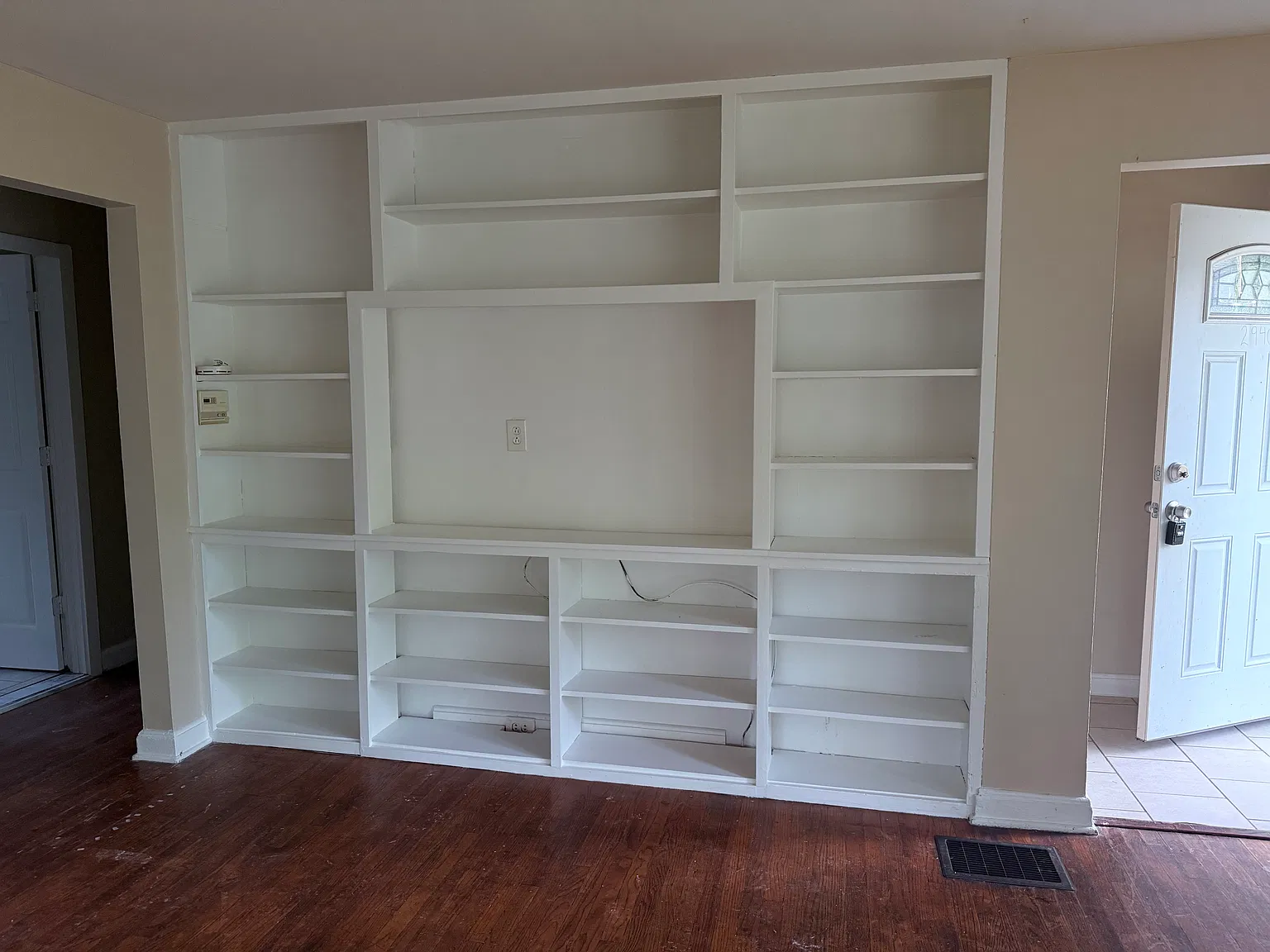 3 bed, 1200 sqft, $1,335 — Photo 2