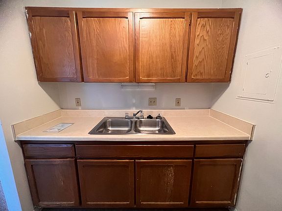 3rd image of 3121 University Dr #H6