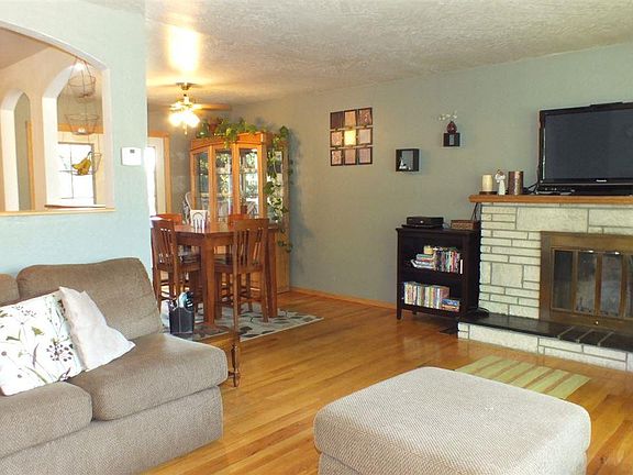 3rd image of 24 Virginia Dr